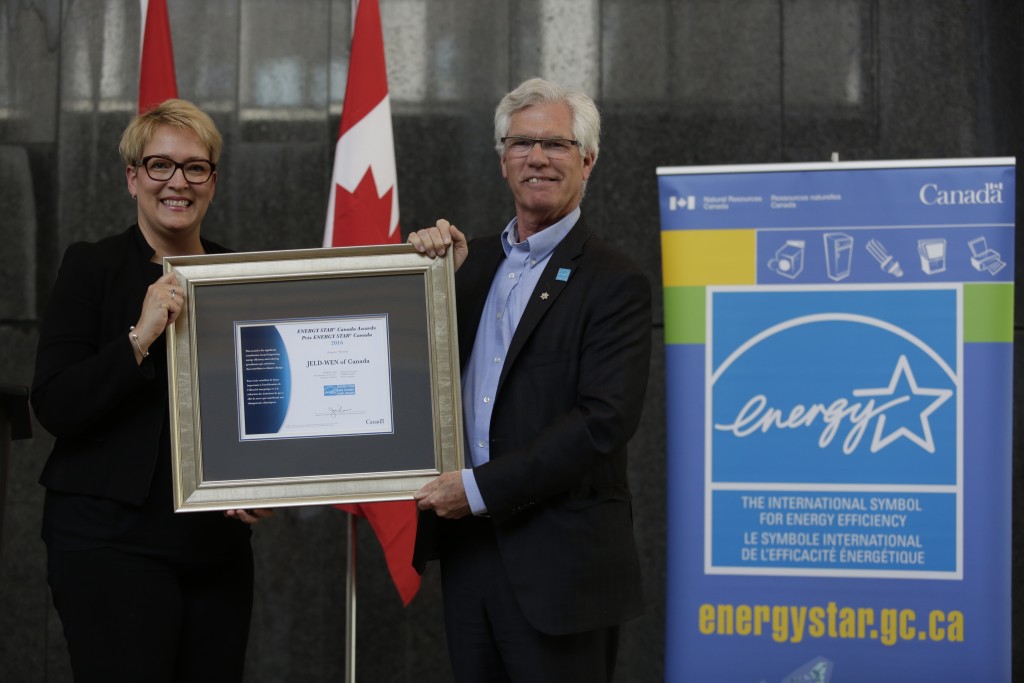 The Honourable Jim Carr, Minister of Natural Resources Canada speaks during the Energy Star Awards in Winnipeg Manitoba, May 24, 2016. (Lyle Stafford/CNW)