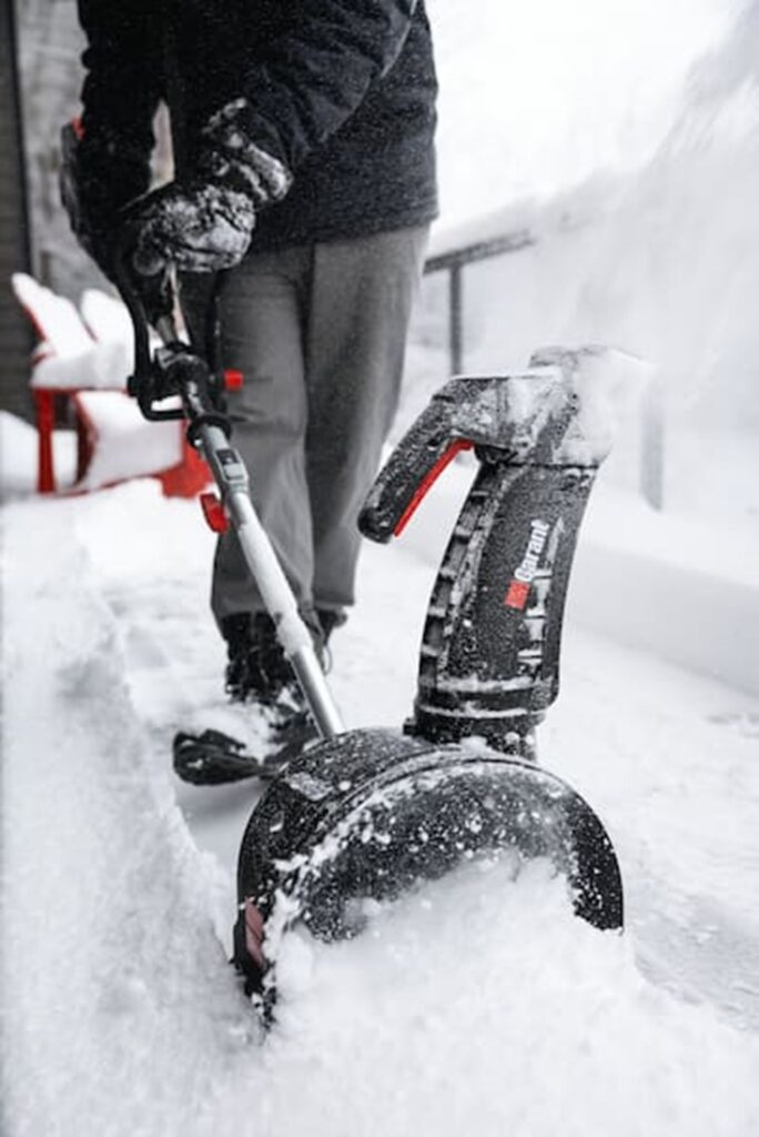Garant se lance dans les pelles à neige électriques sans fil Association québecoise de la